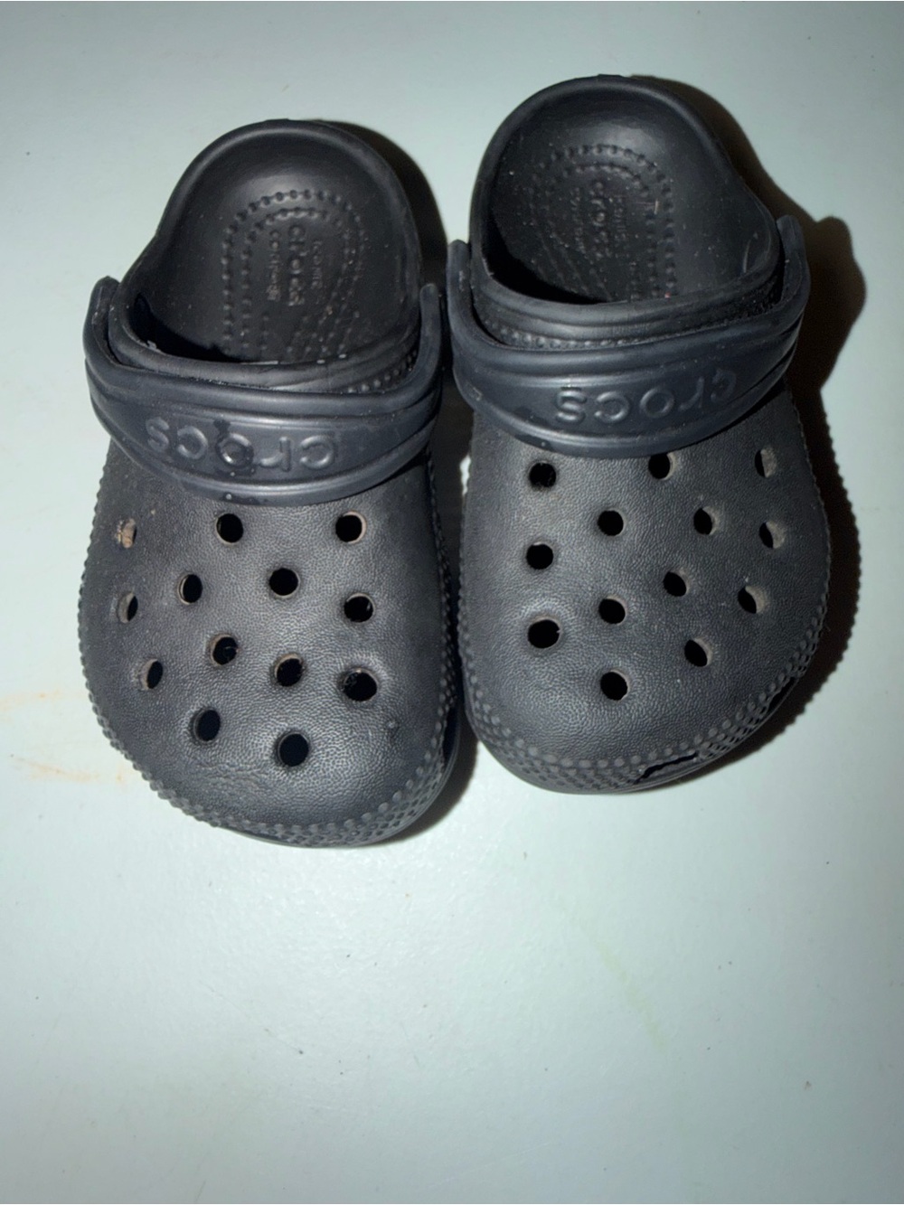 Toddler kids size 7c black crocs very good condition